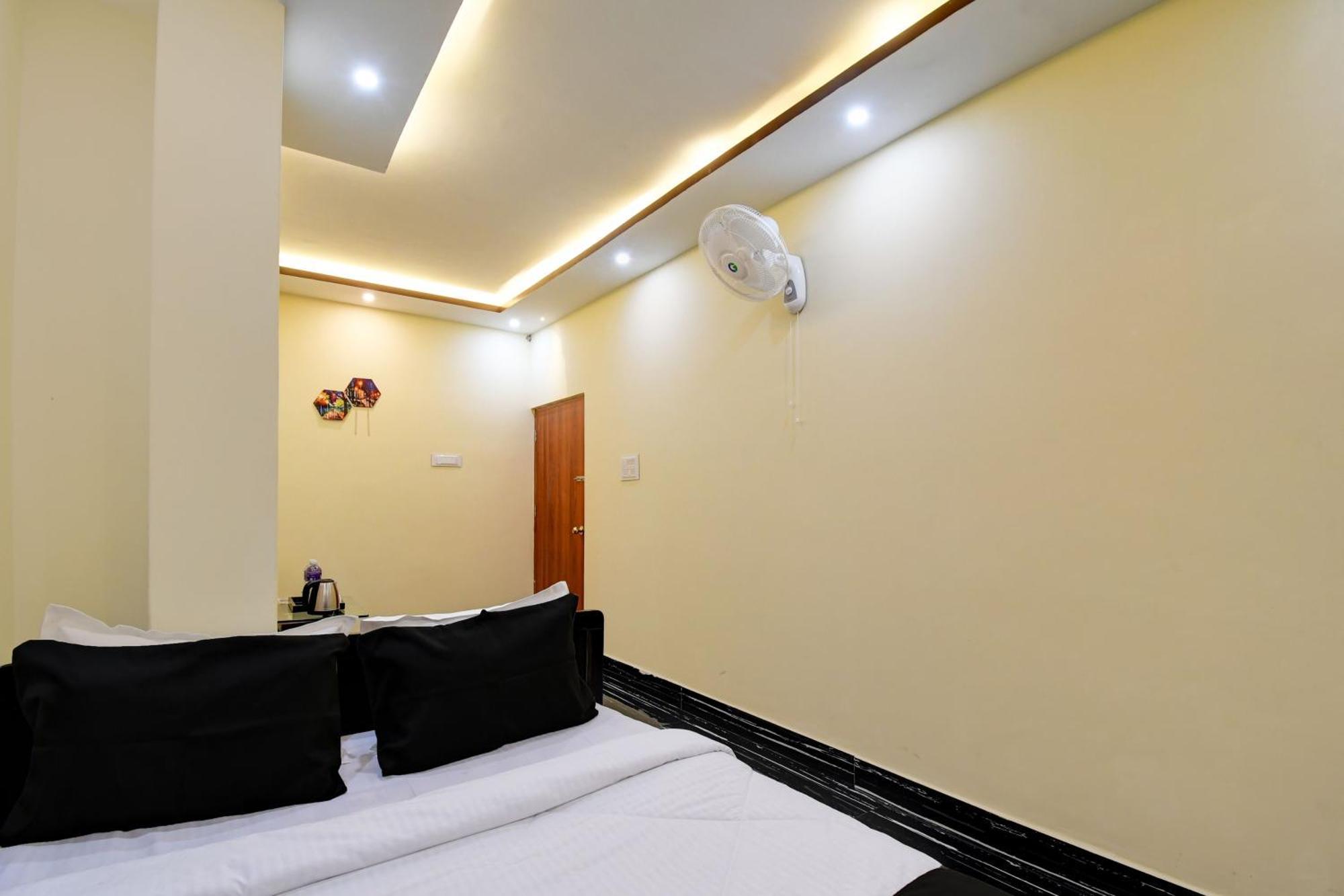 Hotel O Chilli Pepper Hotel And Restaurant Calcutta Buitenkant foto